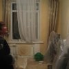 Кровельщики пробили дыру в крыше и ушли отдыхать Кровельщики пробили дыру в крыше и ушли отдыхать